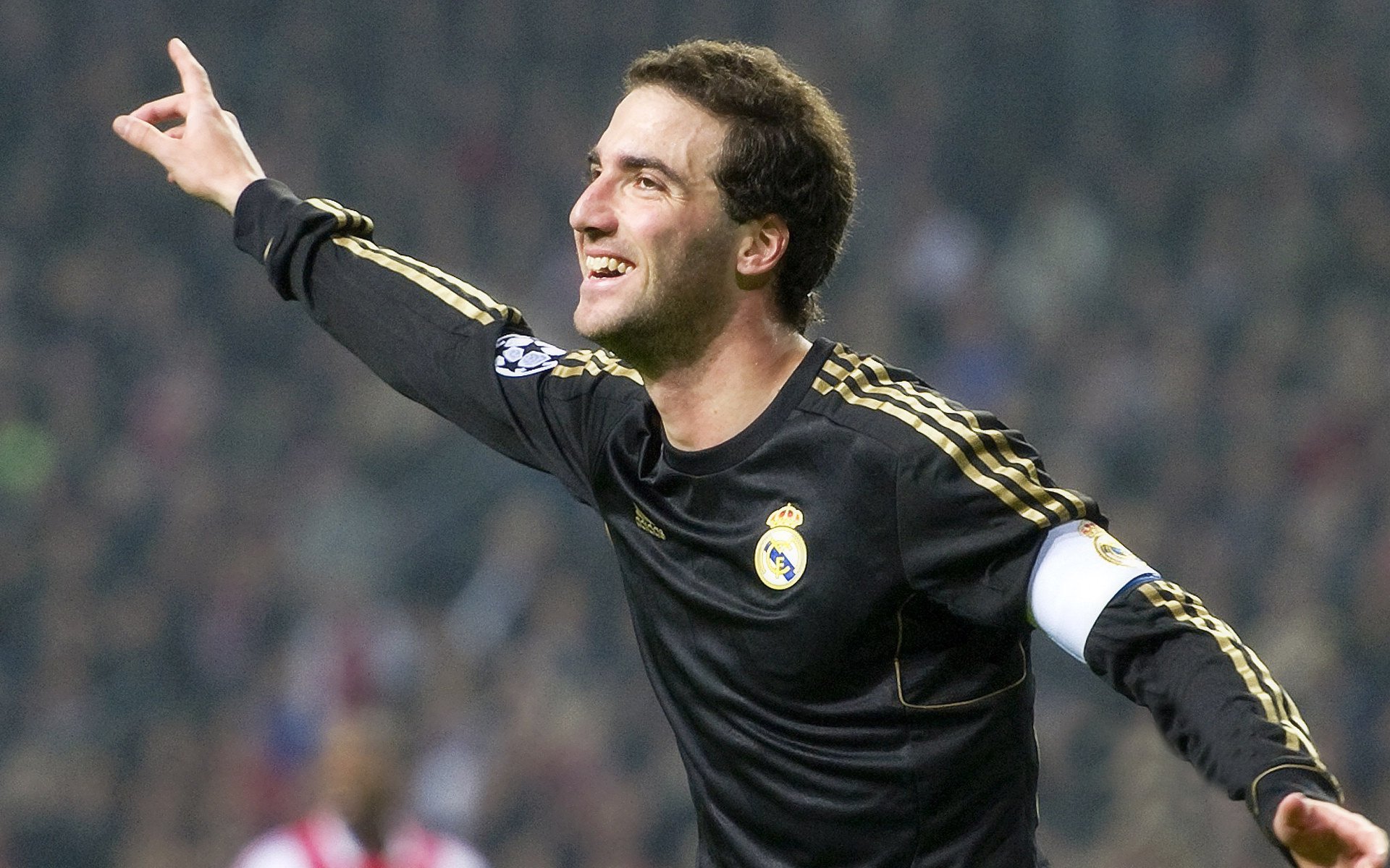 塔特的全能技术和全面表现，令袋鼠队的战术多变无敌